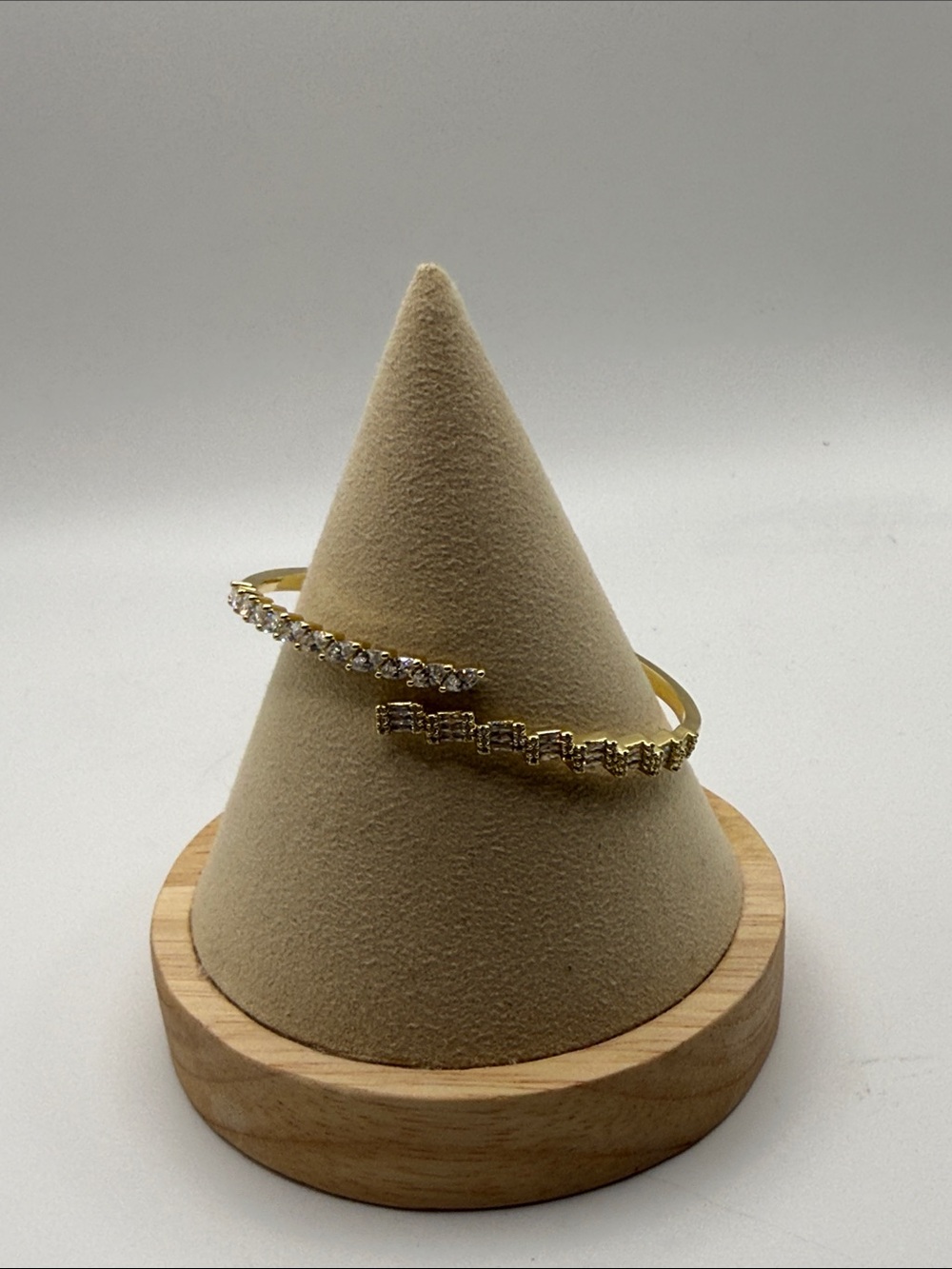Gold Crystal Open Bangle Bracelet - Elegant Women's Jewelry for tonya